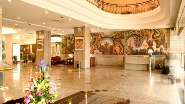 Golden Dragon Hotel Kunming Interieur foto