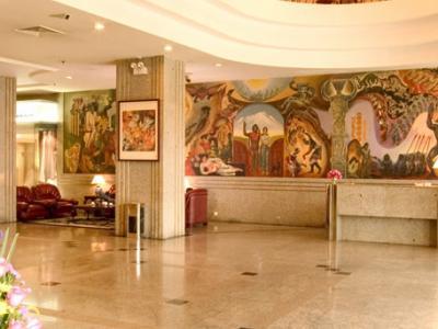 Golden Dragon Hotel Kunming Buitenkant foto