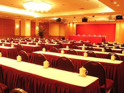 Golden Dragon Hotel Kunming Buitenkant foto